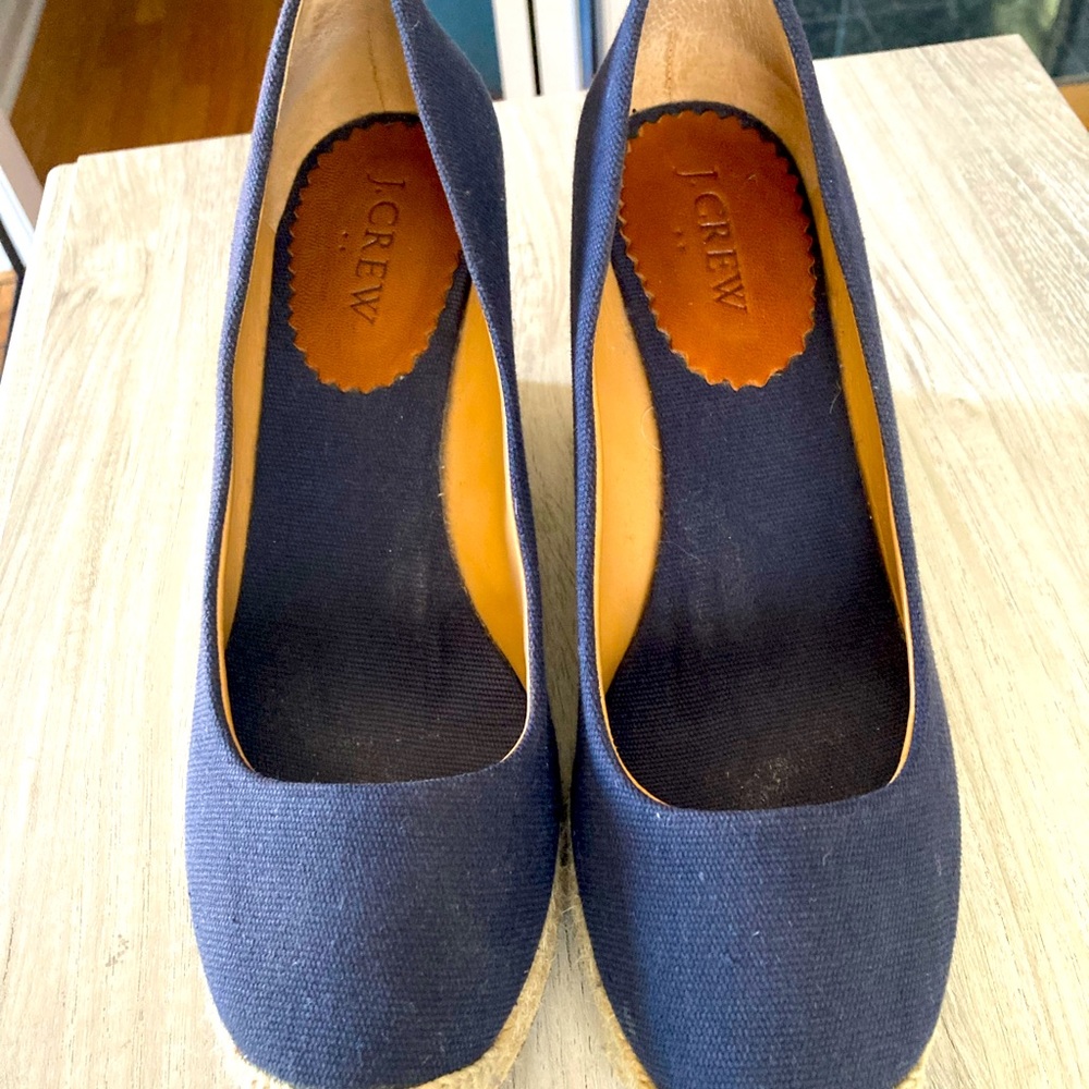 Navy heels
